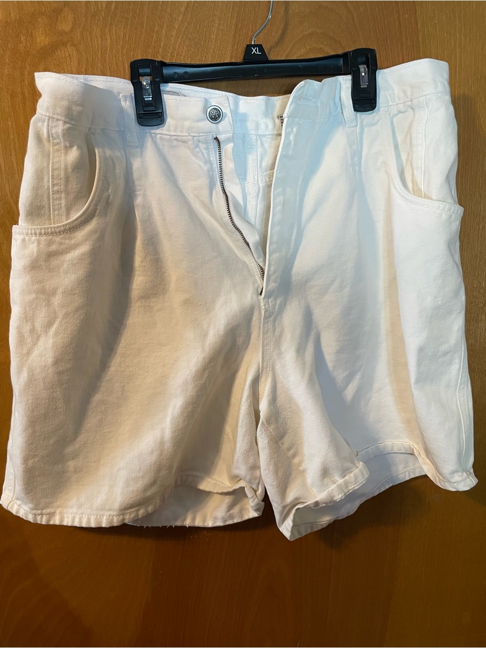 vintage Bill Blass high-rise white denim mom shorts